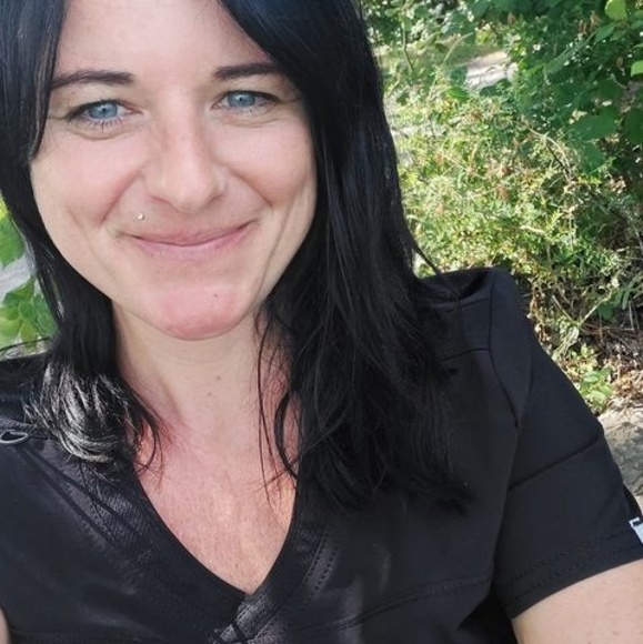 Meet your Posher, Steph - Picture 1 of 1